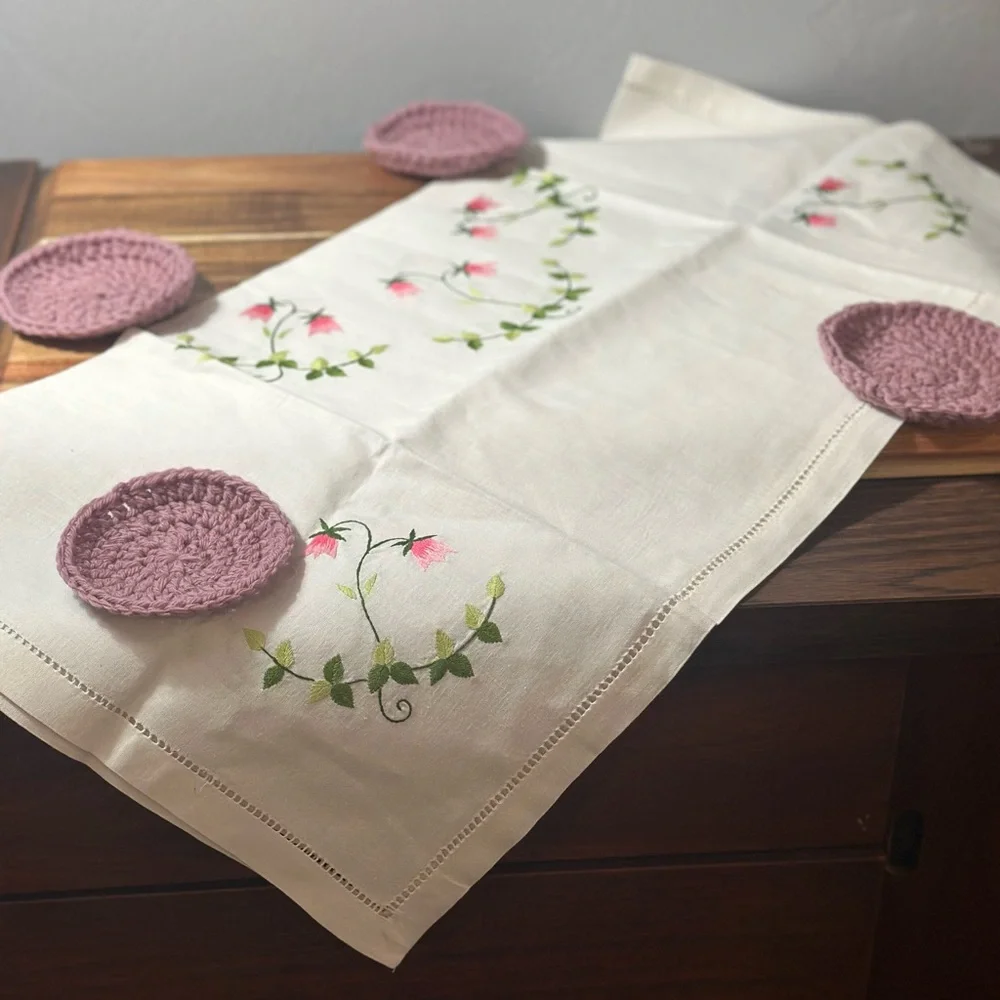 Handmade Mauve Crochet Coaster Set Vintage Hand Embroidered table topper - Picture 2 of 11